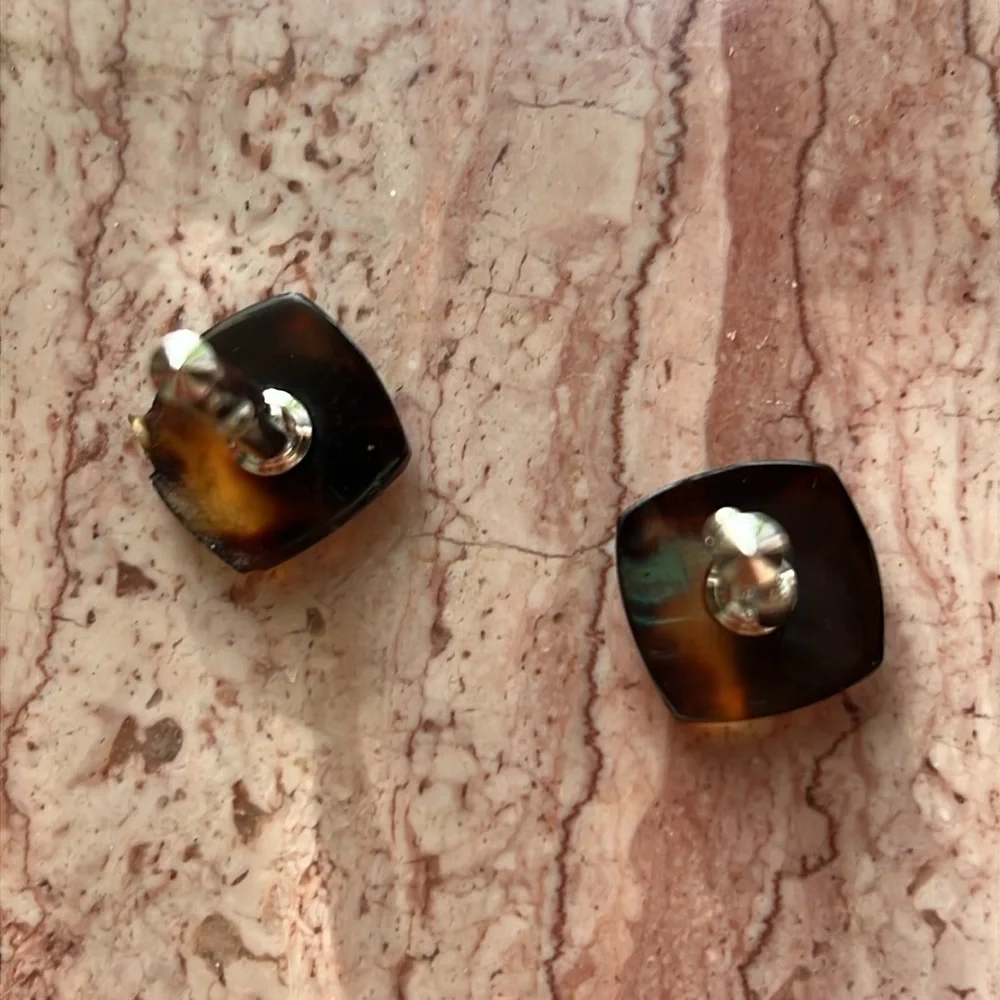 Authentic vintage new shell brown cuff links